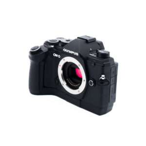Olympus E-M5 III-4-2 Olympus OM-D E-M5 Mark III (SC 18500, Takuu 6kk) - Käytetty