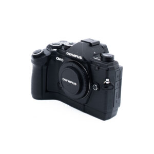 Olympus E-M5 III-5-2 Olympus OM-D E-M5 Mark III (SC 18500, Takuu 6kk) - Käytetty