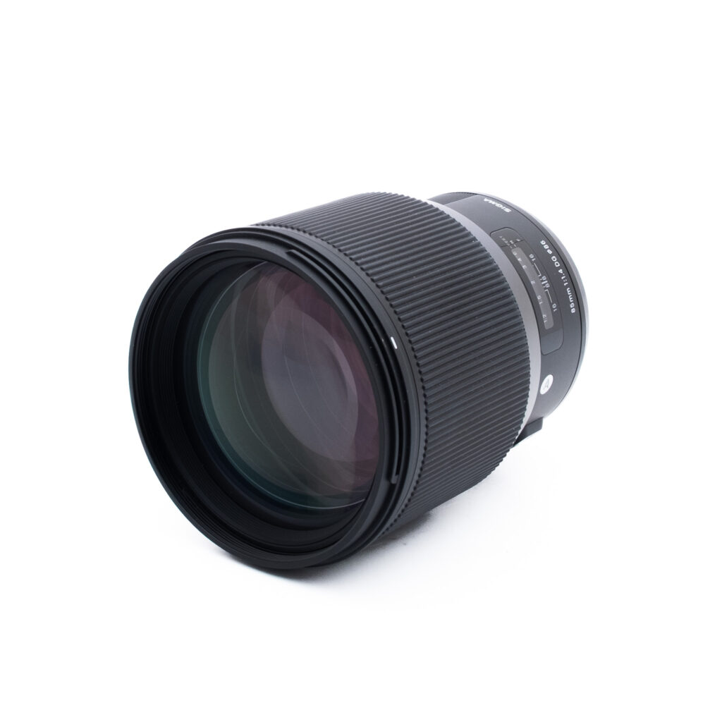 Sigma 85mm f14 DG Nikon-2-3 Sigma Art 85mm f/1.4 DG Canon EF - Käytetty