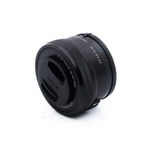 Sony 16-50mm f35-56 OSS-3 Sony E PZ 16-50mm f/3.5 - 5.6 OSS (sis. ALV 25,5%) - Käytetty
