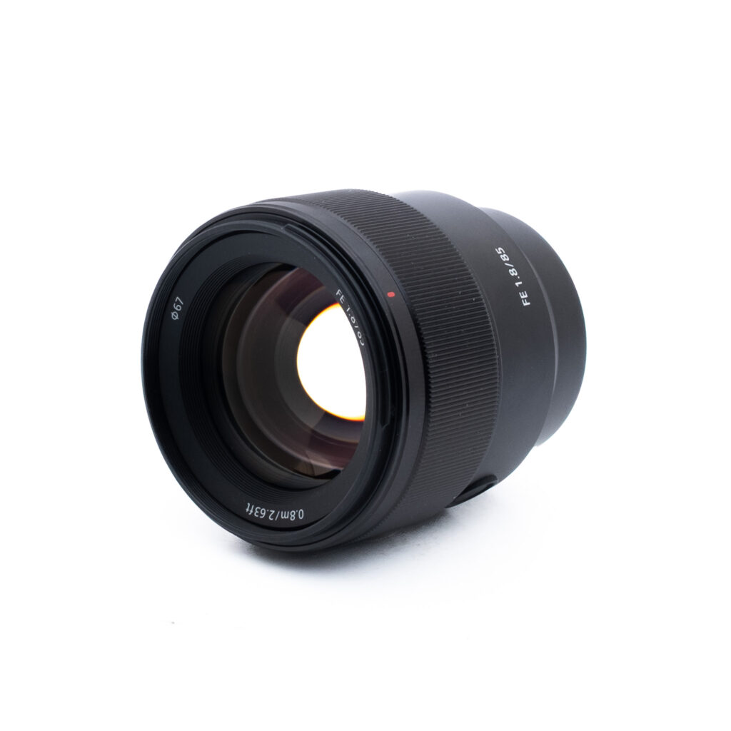 Sony 85mm f18-2-4 Sony FE 85mm f/1.8 (Kunto K5, Takuu 6kk) - Käytetty