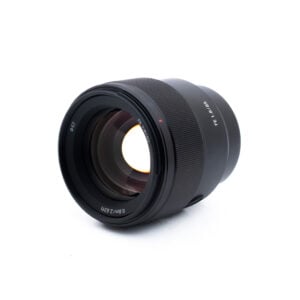 Sony 85mm f18-2-4 Sony FE 85mm f/1.8 (Kunto K5, Takuu 6kk) - Käytetty