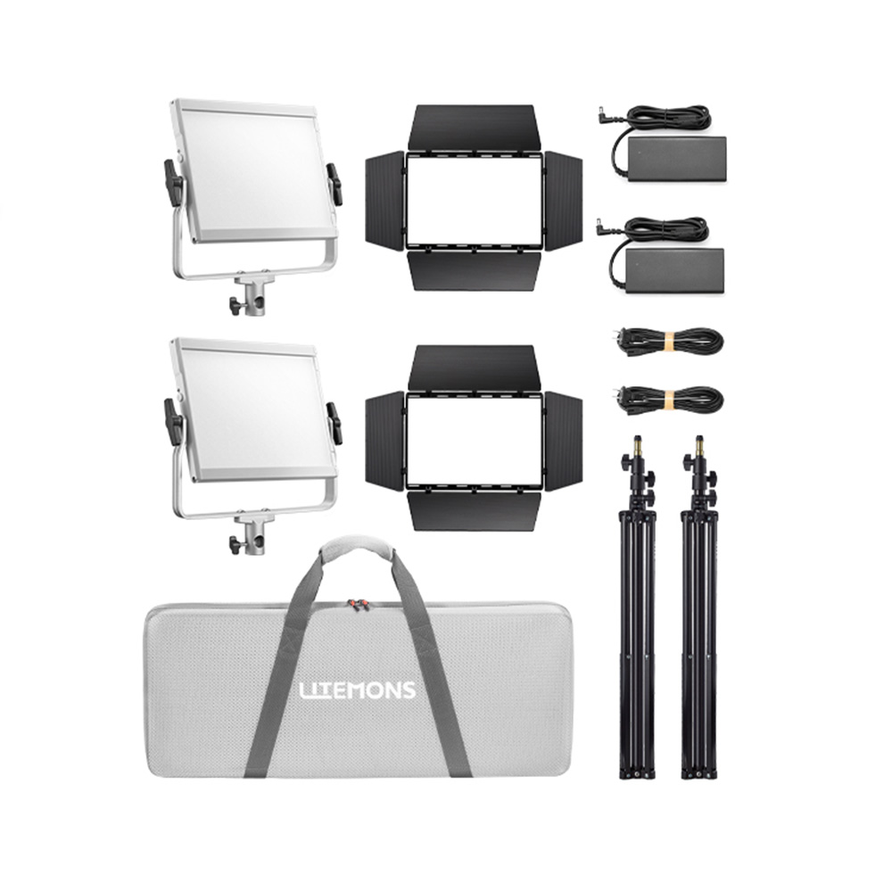 1723616502_706 Godox Litemons LP1200R RGB LED Light Panel 2 Light Kit Valkoinen sisältää kaksi LED-paneelia, lato-ovet, virtalähteet kaapeleineen, valotelineet ja harmaan LITEMONS-kantolaukun, jotka on järjestetty siististi valkoiselle taustalle.