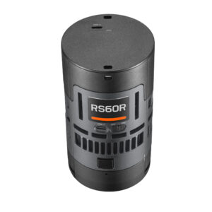 1736505662_223 Godox Litemons RS60R RGB LED-valaisin on musta lieriömäinen elektroninen laite, jossa on pieni näyttö, painikkeet, tuuletusaukot ja USB-C-portti yläosassa. Siinä on tyylikäs, moderni teollinen muotoilu.