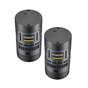 1744880864_102 Kaksi sylinterimäistä mustaa Godox Litemons RS60BI Bi-Color LED-valoa, joissa on venttiilimäiset yksityiskohdat ja ohjauspainikkeet, pystyssä 2 valon sarjana valkoisella pohjalla.