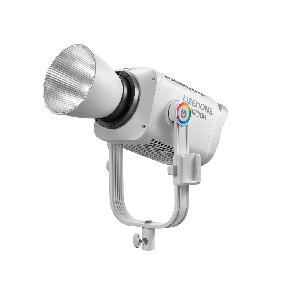 1744970902_201 Valkoinen Godox Litemons LA600R RGB LED Video Light Kit Valkoinen U-muotoisessa kiinnikkeessä valkoista taustaa vasten.