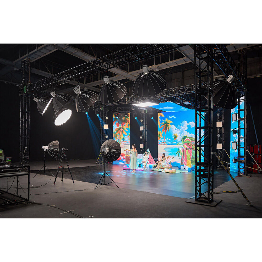 1757425888_057 Godox LE300Bi White Litemons Bi-Color LED light