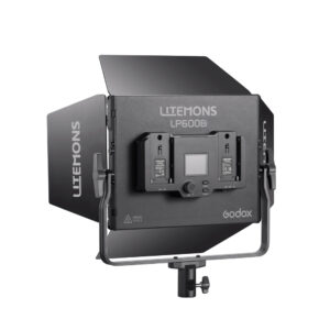 Godox Litemons LP600Bi Bi-Color LED-valopaneeli Musta on varustettu ladonluukuilla, paristopaikoilla, digitaalisella näytöllä ja ohjauspainikkeilla, jotka on asennettu U-muotoiseen ikeeseen helppoa sijoittelua varten.