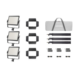 1759992813_928 Godox Litemons LP1200Bi Bi-Color LED-valopaneeli 3 valoa Musta Kit sisältää kolme LED-paneelia, lato-ovet, jalustat, virtasovittimet, virtajohdot ja harmaan kantolaukun - kaikki siististi järjestettynä valkoisella pohjalla.