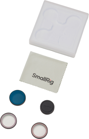800q-01_135645 SmallRig 5789 Musta Diffusion/ND8/CPL-suodatinpakkaus DJI Osmo Nanolle sisältää kolme pyöreää suodatinta suojakorkilla, merkkipuhdistusliinan ja valkoisen muovisen säilytyslaukun, kaikki valkoisella pohjalla.