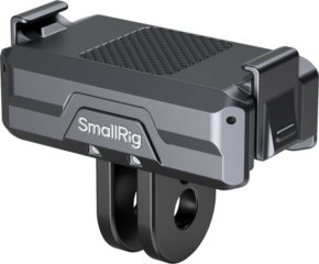 800q-01_135700 SmallRig 3662 magneettinen adapteri DJI Osmo Action on metallinen, suorakulmainen kameran lisävarustekiinnike, jossa on kaksi alaosassa olevaa kiinnitysreikää ja turvalliset sivuklipsit laitteiden kiinnittämistä varten.