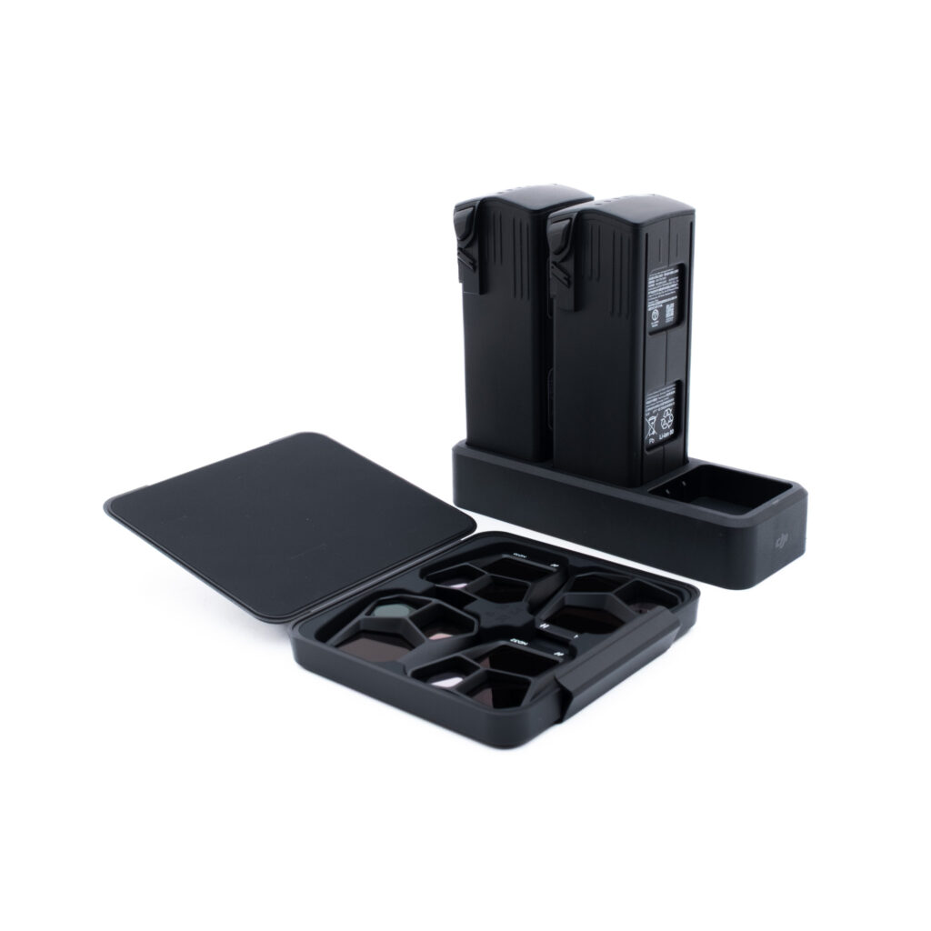 DJI Mavic 3 Pro Cine-3 DJI Mavic 3 Pro Cine Premium Combo (Takuu 15kk) - Käytetty