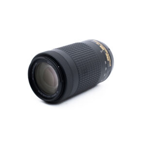 Nikon 70-300mm f45-63G ED VR DX-2 Nikon AF-S Nikkor 70-300mm f/4.5-6.3G ED DX VR (Kunto K5) - Käytetty