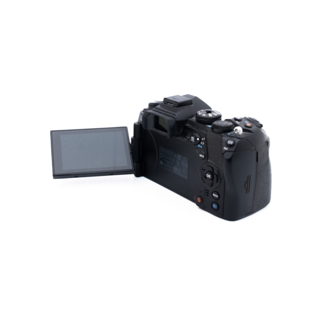 Olympus E-M1 II 2134-3 Olympus OM-D E-M1 Mark II (SC 300, Kunto K5, Takuu 6kk) - Käytetty