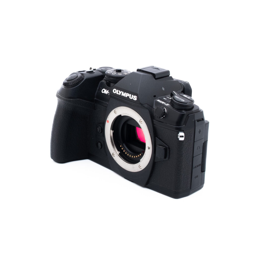 Olympus E-M1 II 2134-4 Olympus OM-D E-M1 Mark II (SC 300, Kunto K5, Takuu 6kk) - Käytetty