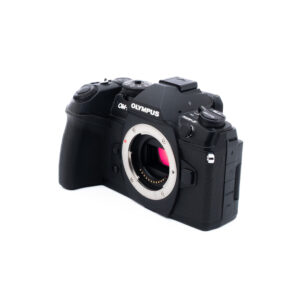 Olympus E-M1 II 2134-4 Olympus OM-D E-M1 Mark II (SC 300, Kunto K5, Takuu 6kk) - Käytetty