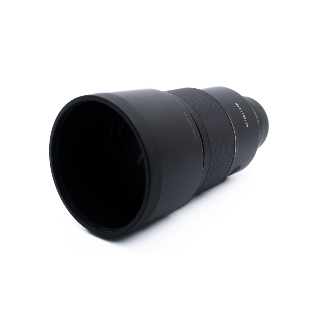 Samyang 135mm f18 FE-3-3 Samyang AF 135mm f/1.8 Sony FE (Kunto K5, Takuu 6kk) - Käytetty