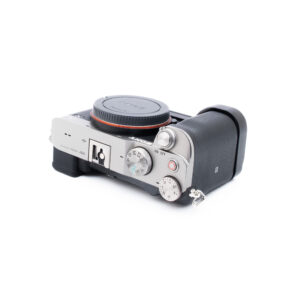 Sony A7C lrauta-2 Sony A7C + Baseplate (SC 17500, Takuu 6kk) – Käytetty