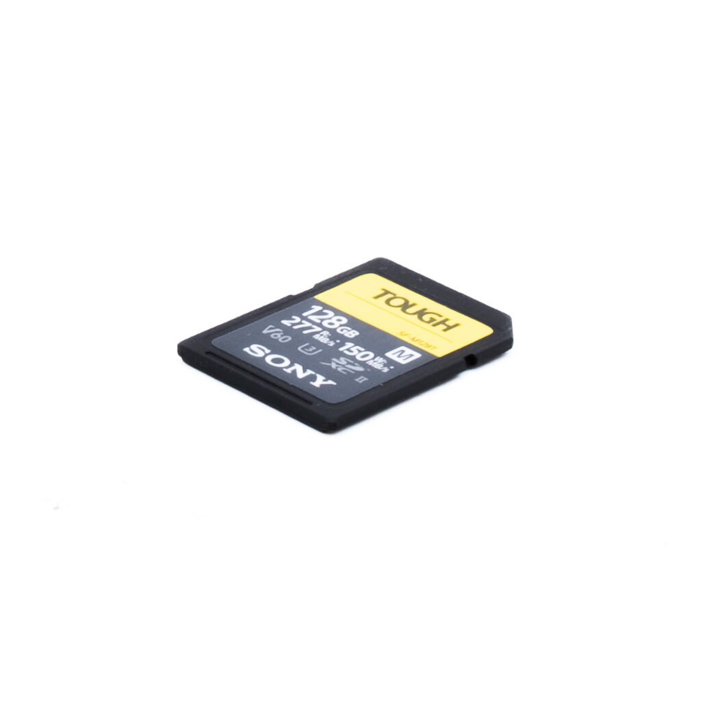 Sony Tough 128gb v60 Sony Tough SDXC 128GB UHS-II R277 W150 V60 - Käytetty