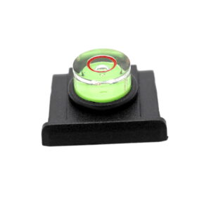 1482402928_794 Caruba Hot Shoe Cap with Bubble Level Universal -salamakenkäsuoja vesivaa'alla