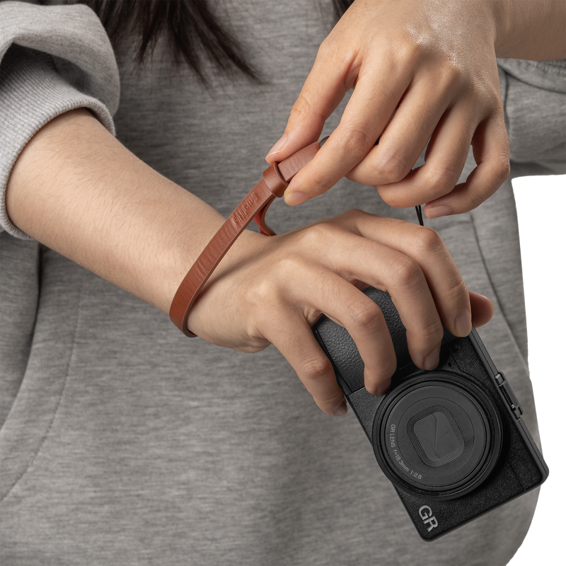 800q-04_135853 SmallRig 5684 Quick Release Wrist Strap for Ricoh GR-series -punainen