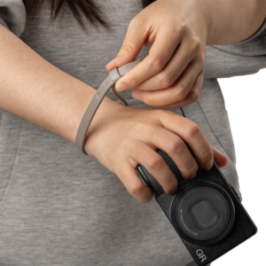 800q-04_135855 SmallRig 5682 Quick Release Wrist Strap for Ricoh GR-series -harmaa