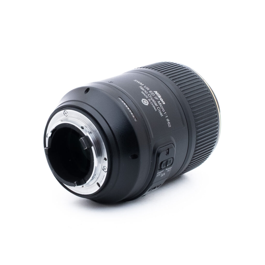 Nikon 105mm f28G ED VR-1-2 Nikon AF-S Micro-Nikkor 105mm f/2.8G VR ED - Käytetty