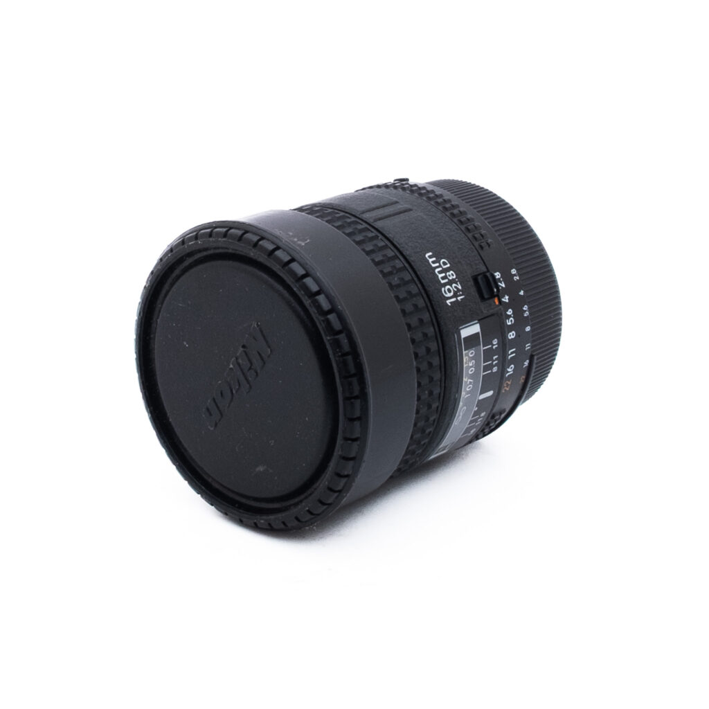 Nikon 16mm f28 D-3 Nikon AF Fisheye Nikkor 16mm f/2.8 D - Käytetty