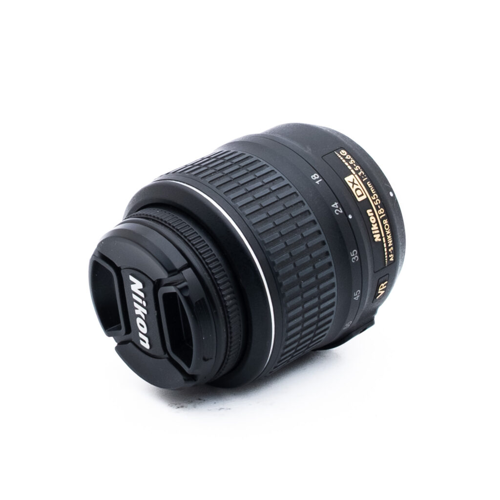 Nikon 18-55mm f35-56G DX VR-3 Nikon AF-S Nikkor 18-55mm f/3.5-5.6 G VR DX - Käytetty
