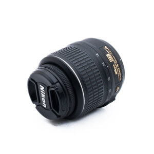 Nikon 18-55mm f35-56G DX VR-3 Nikon AF-S Nikkor 18-55mm f/3.5-5.6 G VR DX - Käytetty