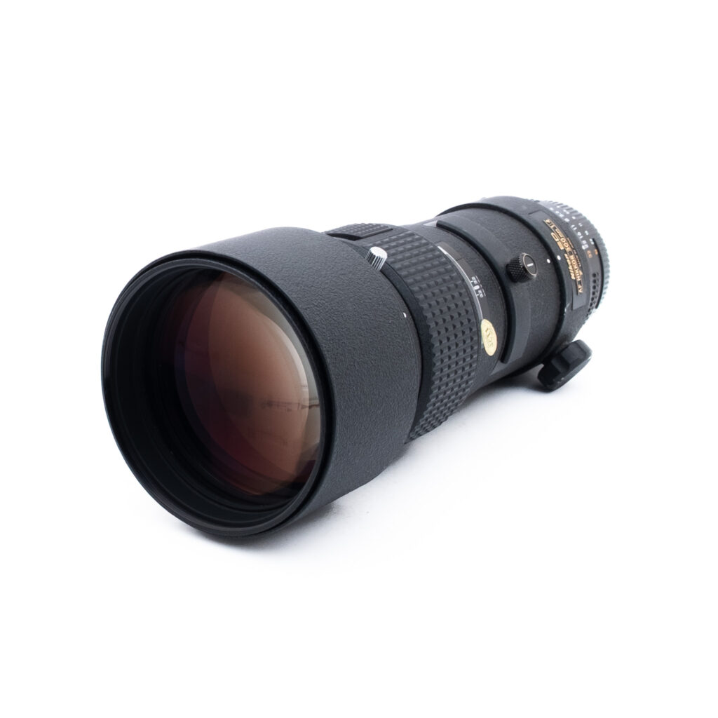 Nikon AF Nikkor 300mm f4 ED-2 Nikon AF Nikkor 300mm f/4 ED - Käytetty