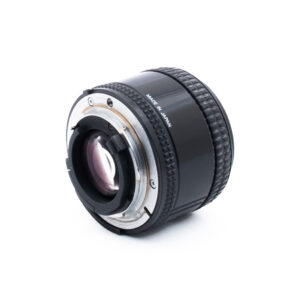 Nikon AF Nikkor 35mm f2-1 Nikon AF Nikkor 35mm f/2 - Käytetty