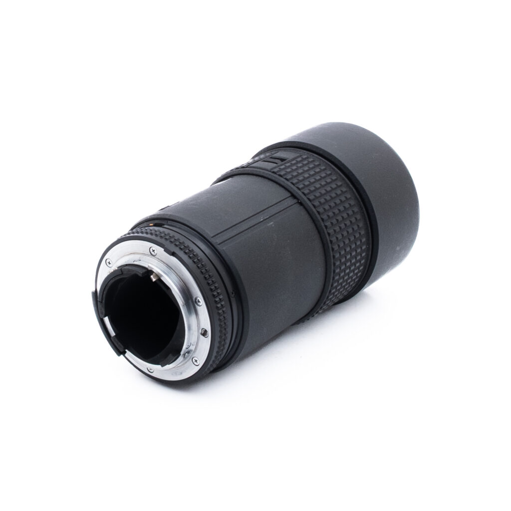 Nikon AF Nikkor180mm f28 ED-1 Nikon AF Nikkor 180mm f/2.8 ED - Käytetty