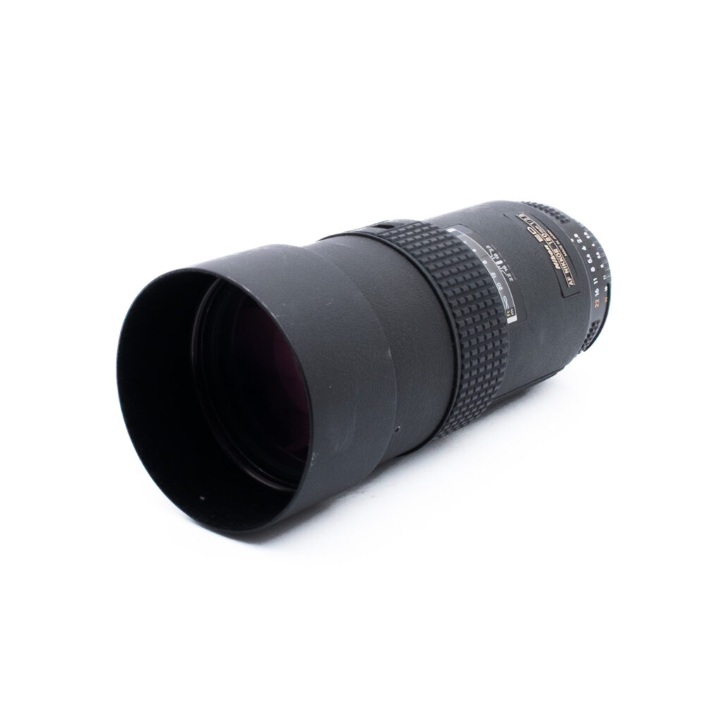 Nikon AF Nikkor180mm f28 ED-3 Nikon AF Nikkor 180mm f/2.8 ED - Käytetty