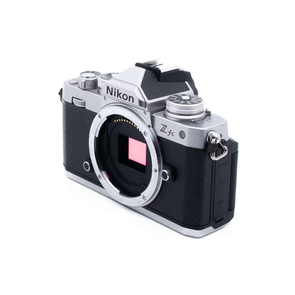 Nikon Z fc 1240-4 Nikon Z fc (SC 5000, Kunto K5, Takuu 6kk) - Käytetty