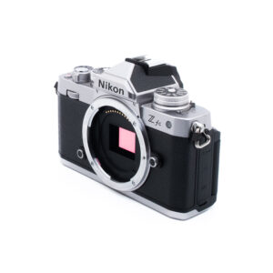 Nikon Z fc 1240-4 Nikon Z fc (SC 5000, Kunto K5, Takuu 6kk) - Käytetty