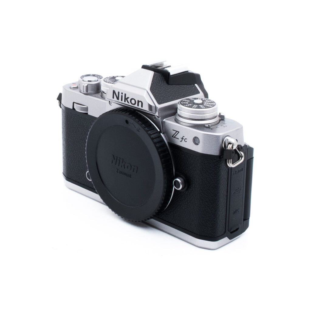 Nikon Z fc 1240-5 Nikon Z fc (SC 5000, Kunto K5, Takuu 6kk) - Käytetty
