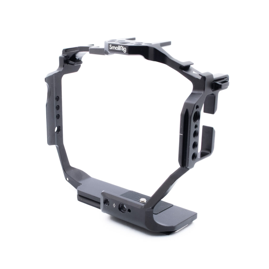 Smallrig R3 häkki-2 SmallRig 3884 Cage for Canon R3 - Käytetty