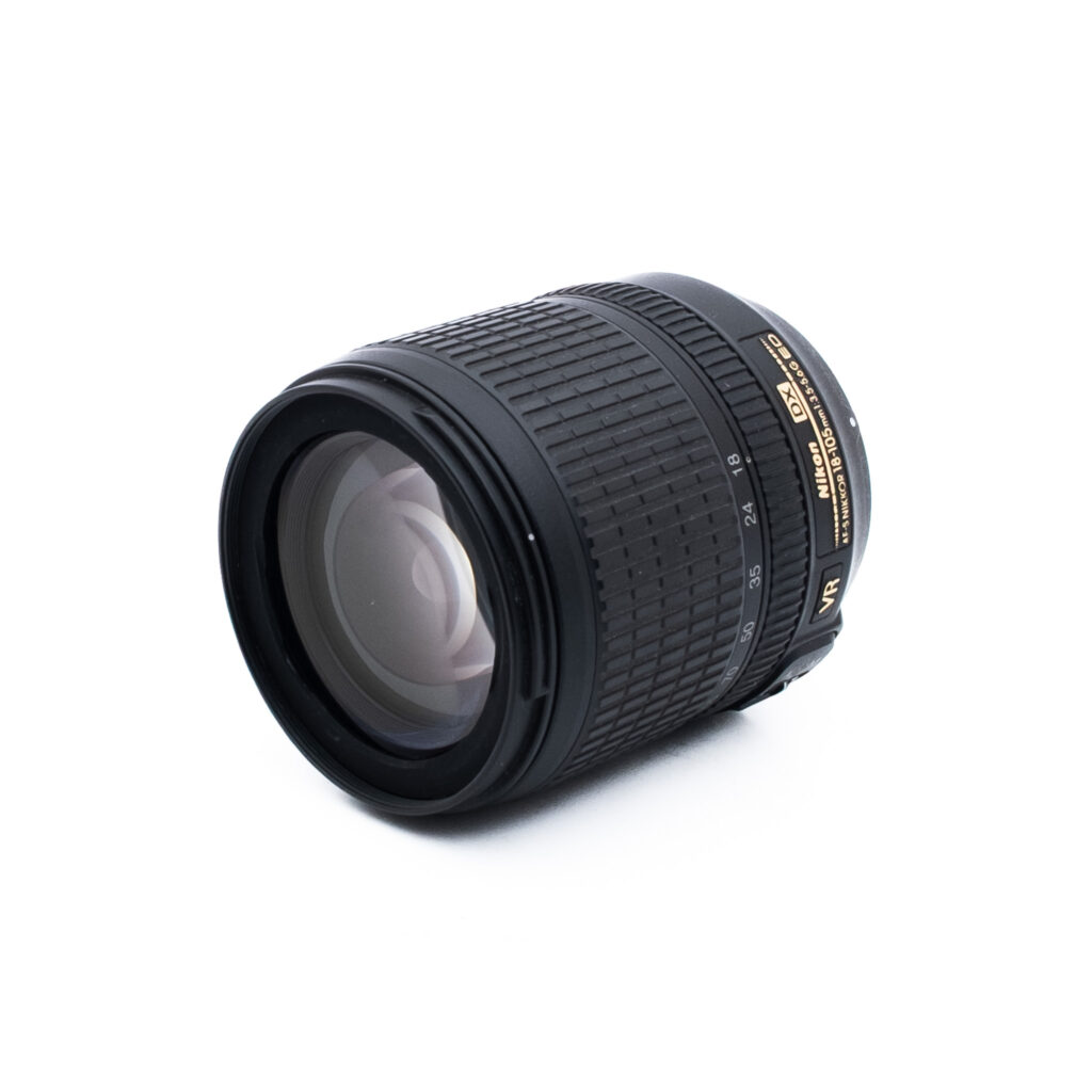 Nikon 18-105mm f35-56mm G ED DX VR-2 Nikon AF-S DX Nikkor 18-105mm f/3.5 - 5.6 ED VR - Käytetty