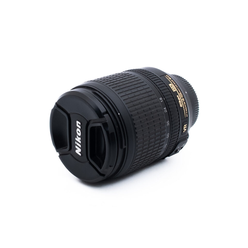 Nikon 18-105mm f35-56mm G ED DX VR-3 Nikon AF-S DX Nikkor 18-105mm f/3.5 - 5.6 ED VR - Käytetty