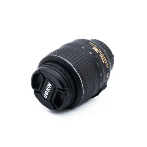 Nikon 18-55mm f35-56G DX VR-3-2 Nikon AF-S Nikkor 18-55mm f/3.5-5.6 G VR DX (Kunto K5) - Käytetty