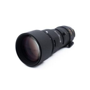 Nikon AF 300mm f4 ED-2 Nikon AF Nikkor 300mm f/4 ED - Käytetty