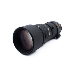 Nikon AF 300mm f4 ED-2 Nikon AF Nikkor 300mm f/4 ED - Käytetty