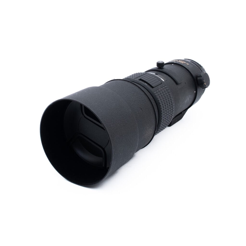 Nikon AF 300mm f4 ED-3 Nikon AF Nikkor 300mm f/4 ED - Käytetty