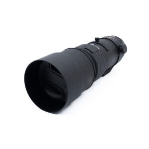 Nikon AF 300mm f4 ED-3 Nikon AF Nikkor 300mm f/4 ED - Käytetty