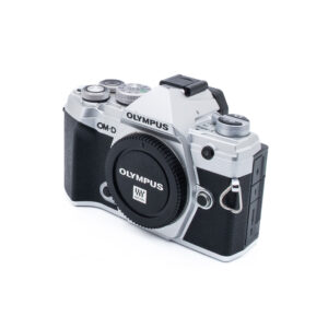 Olympus E-M5 III-5 Olympus OM-D E-M5 Mark III Hopea (SC 4500, Takuu 6kk) - Käytetty