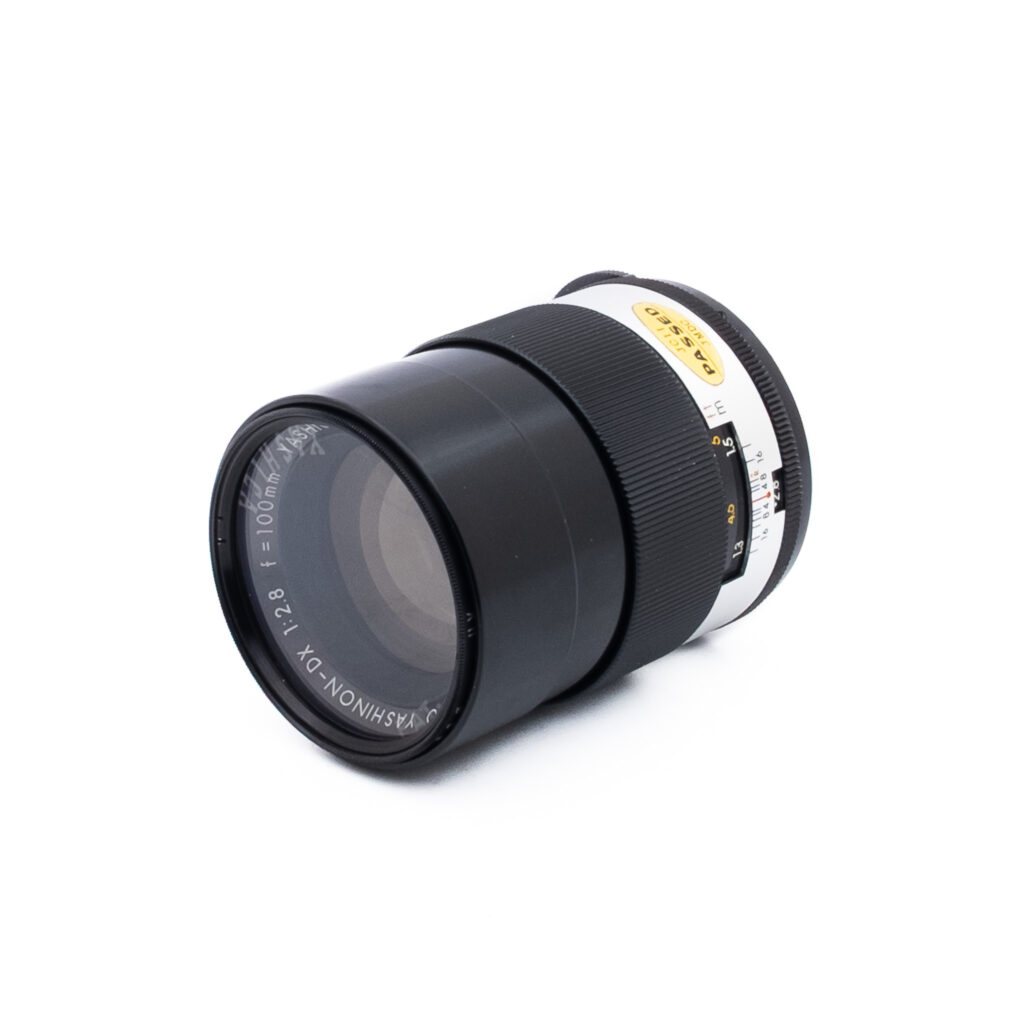 Yashica-DX 100mm f28-3 Yashica 100mm f/2.8 Auto Yashinon-DX M42 - Käytetty