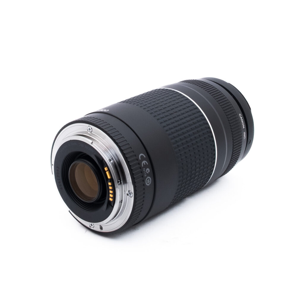 Canon 75-300mm f4-56 III-1-2 Canon EF 75-300mm f/4-5.6 III - Käytetty