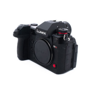 Lumix S1H-5 Panasonic Lumix DC-S1H (SC 600, Kunto K5, sis. ALV 25,5%, Takuu 6kk) - Käytetty