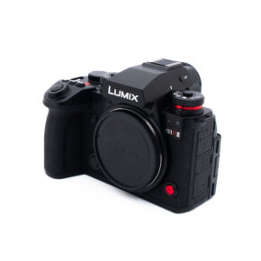 Panasonic Lumix DC-S1R II (SC 3500, Kunto K5, Takuu 12kk) - Käytetty